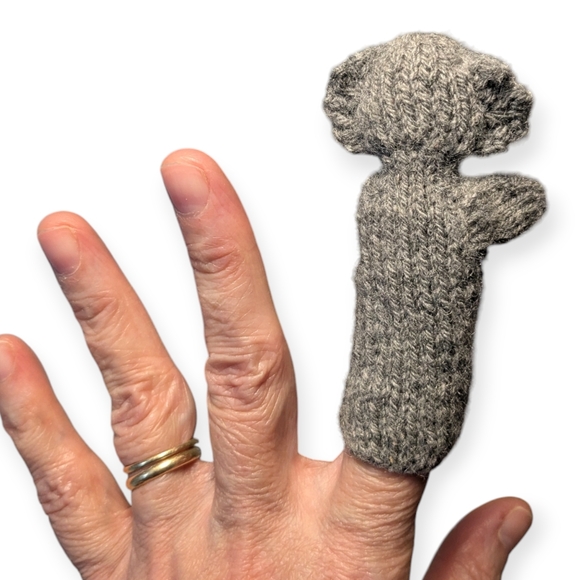 Hand Knitted Vintage wool Koala finger puppet. NWOT Gift!🐨🐨❤️ - Picture 6 of 16